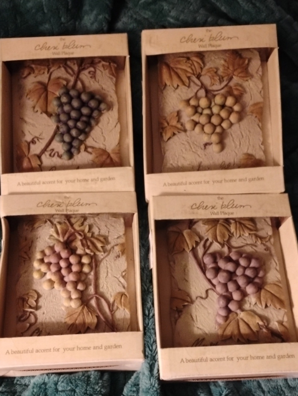 Cheri Blum Wall Plaque - Decorative Grape Cluster (Assorted Colors)